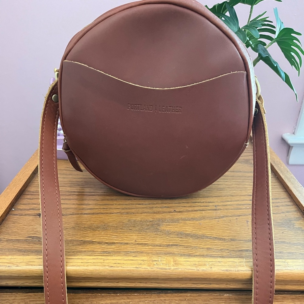 Portland Leather Round Tan Crossbody Bag